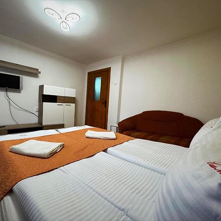 Casa Mary Hotel Haţeg Екстериор снимка