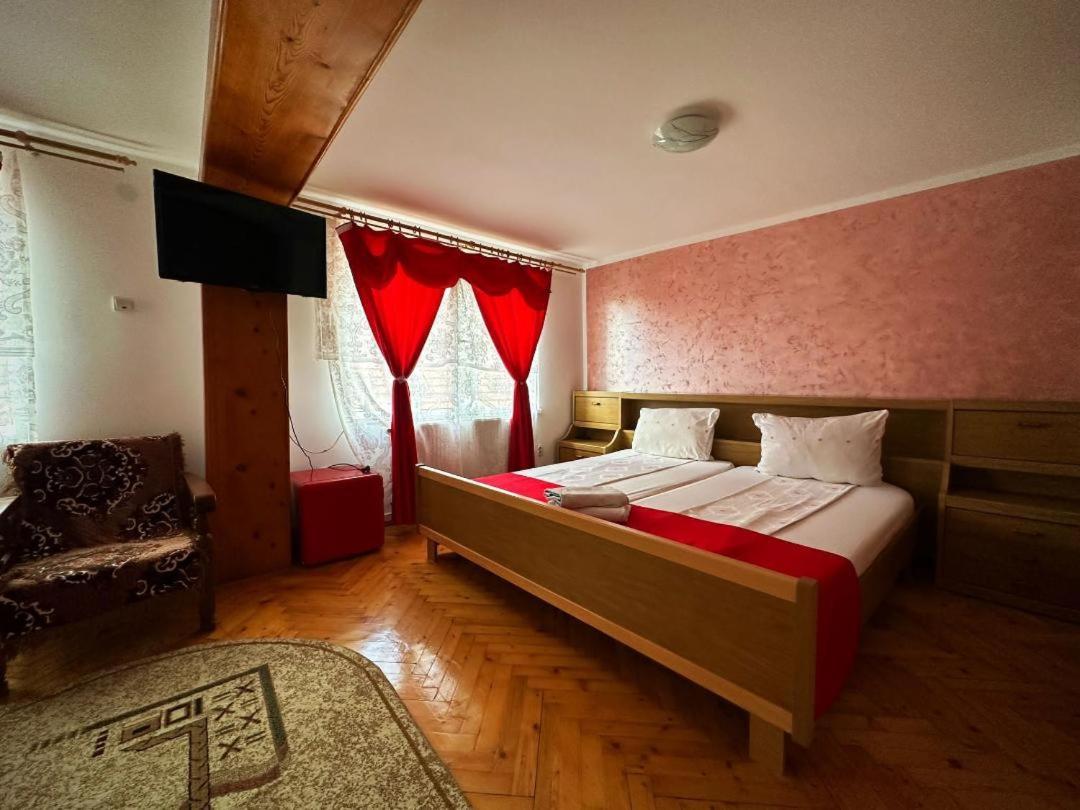 Casa Mary Hotel Haţeg Екстериор снимка