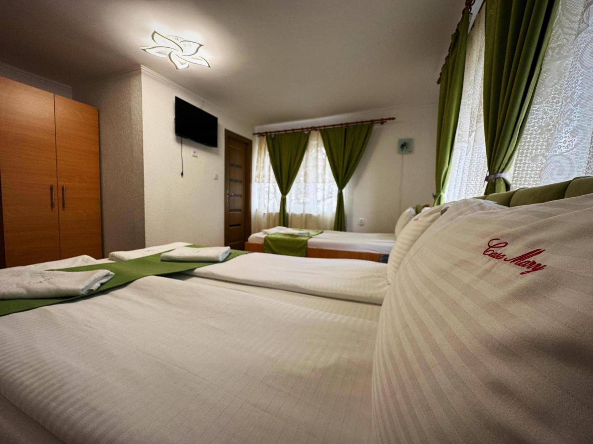 Casa Mary Hotel Haţeg Екстериор снимка